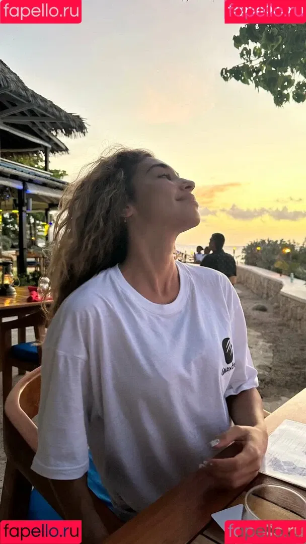 Chantel Jeffries Onlyfans Photo Gallery 