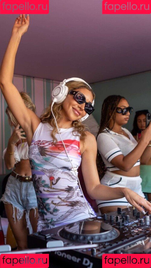 Chantel Jeffries Onlyfans Photo Gallery 