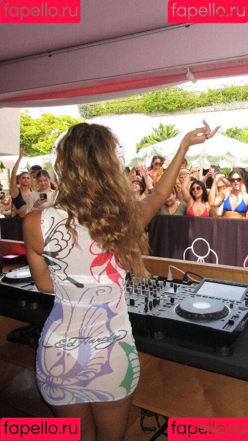 Chantel Jeffries Onlyfans Photo Gallery 