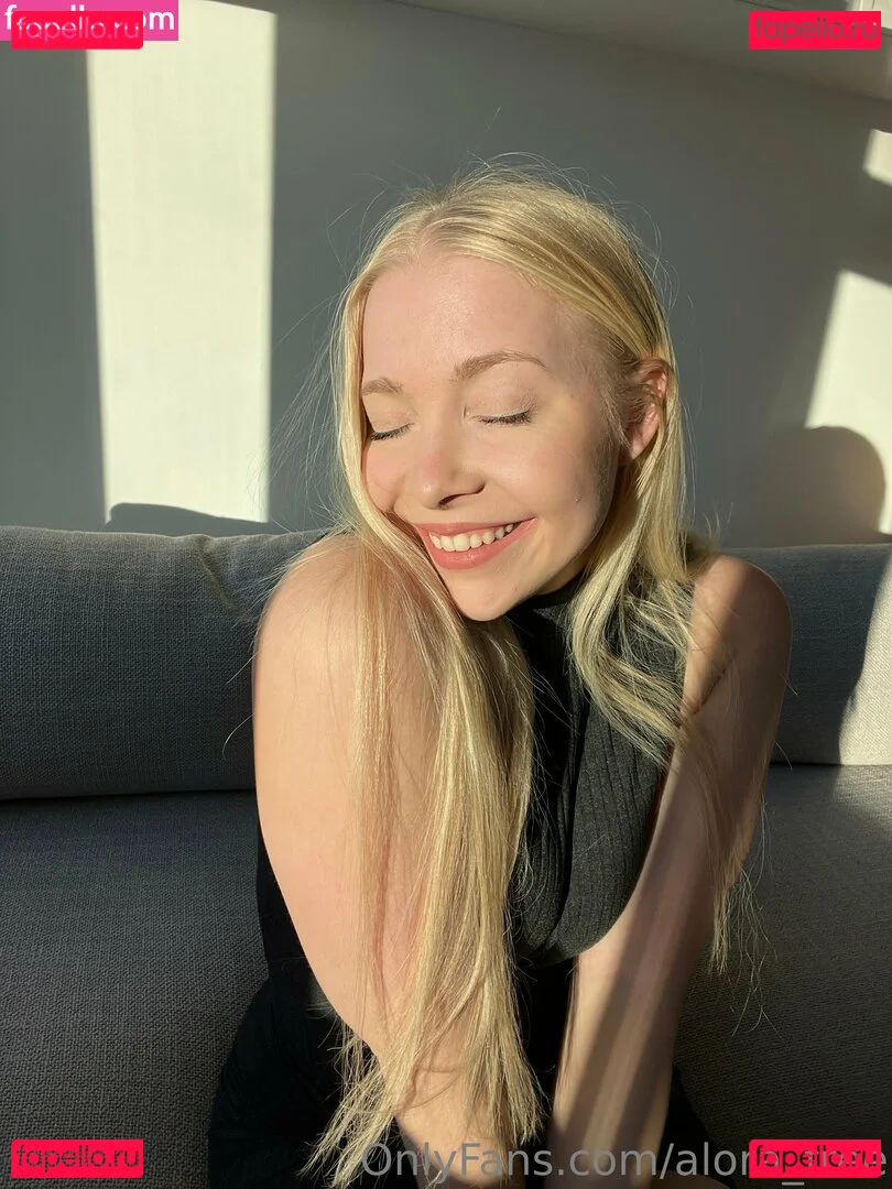 alora_free Onlyfans Photo Gallery 