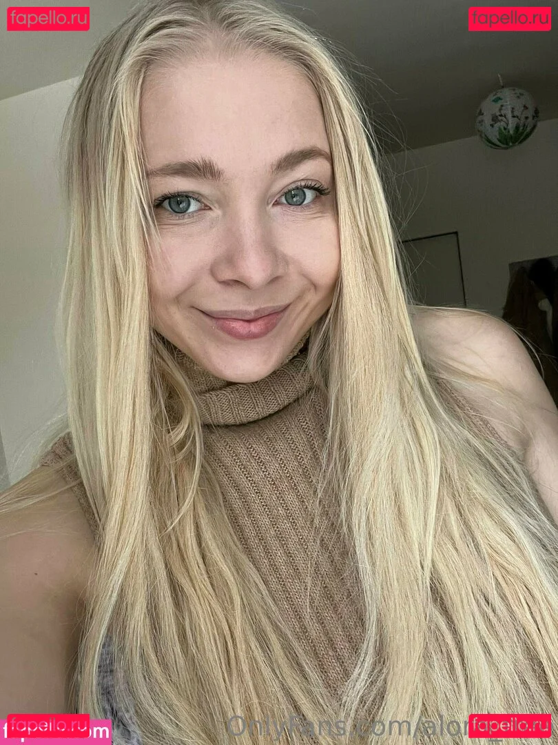 alora_free Onlyfans Photo Gallery 