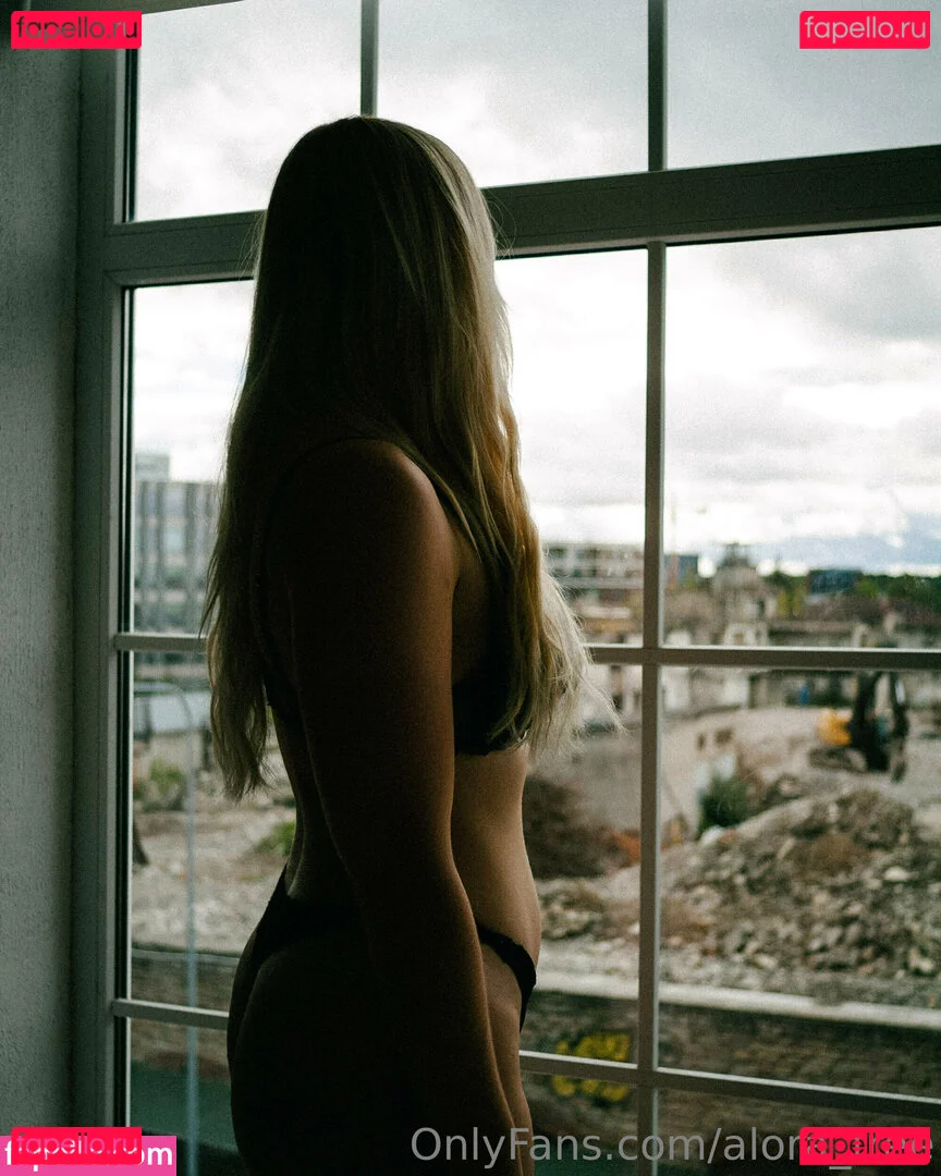 alora_free Onlyfans Photo Gallery 