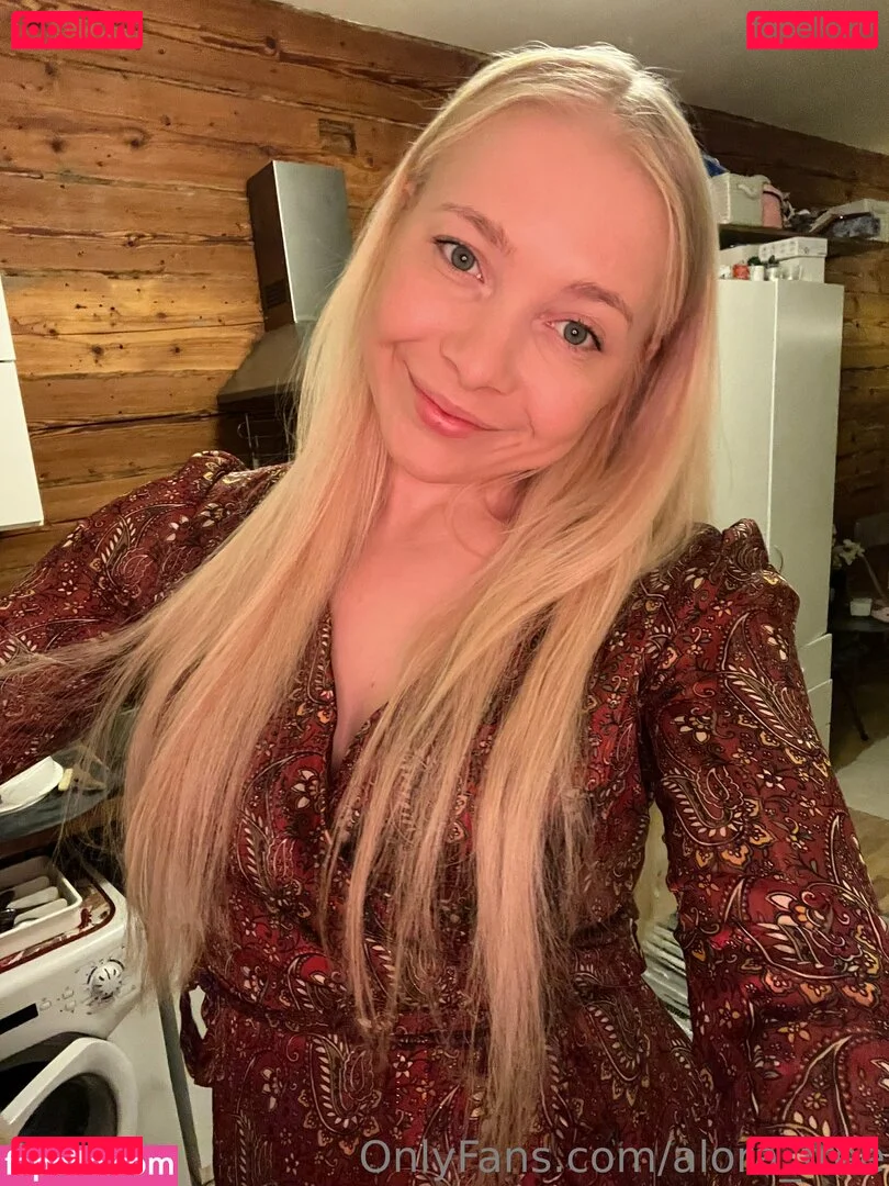 alora_free Onlyfans Photo Gallery 