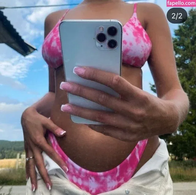 Rine Milane Onlyfans Photo Gallery 