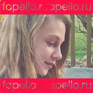 Sydney Poniewaz Onlyfans Photo Gallery 