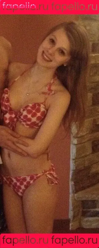 Sydney Poniewaz Onlyfans Photo Gallery 
