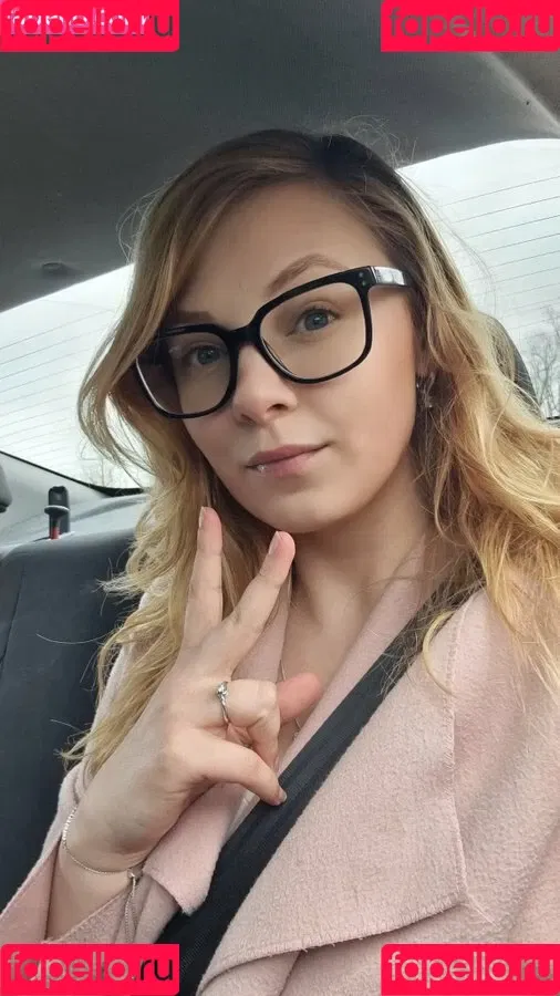 Sydney Poniewaz Onlyfans Photo Gallery 