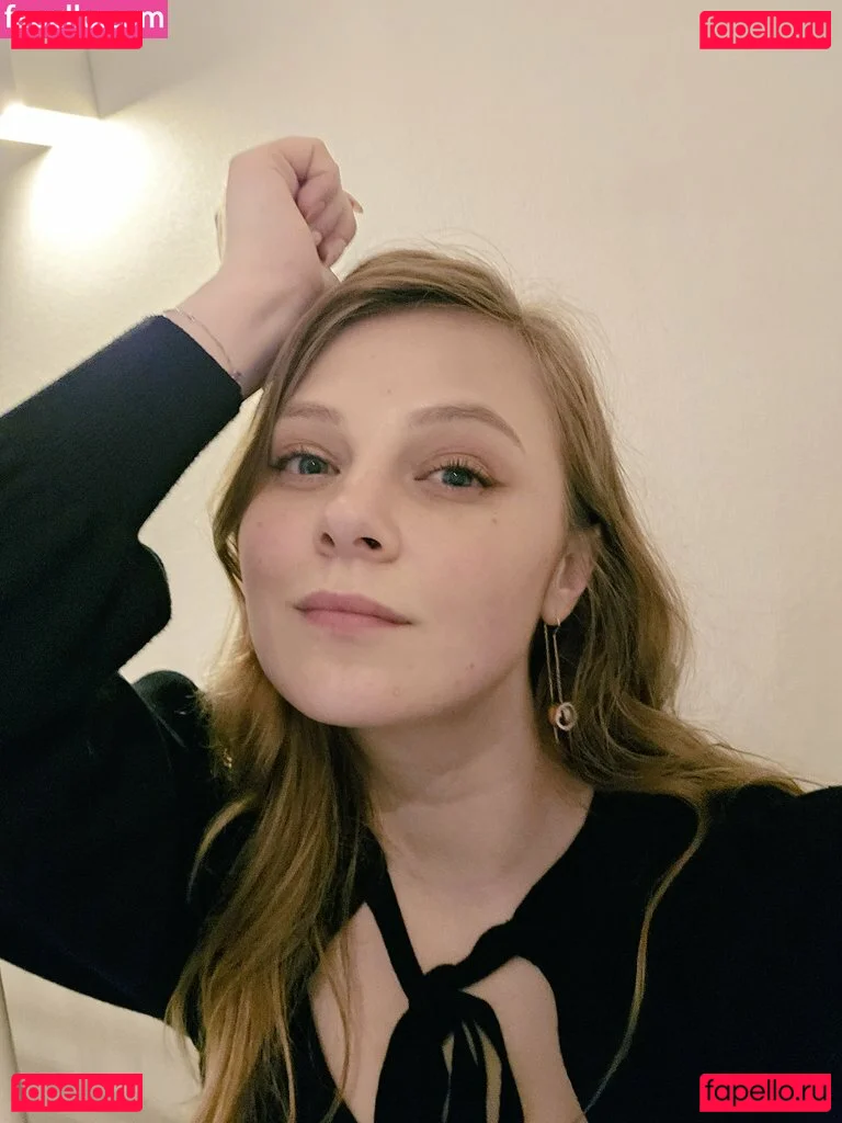 Sydney Poniewaz Onlyfans Photo Gallery 