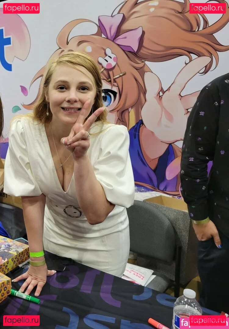 Sydney Poniewaz Onlyfans Photo Gallery 