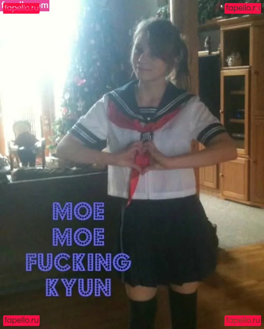 Sydney Poniewaz Onlyfans Photo Gallery 