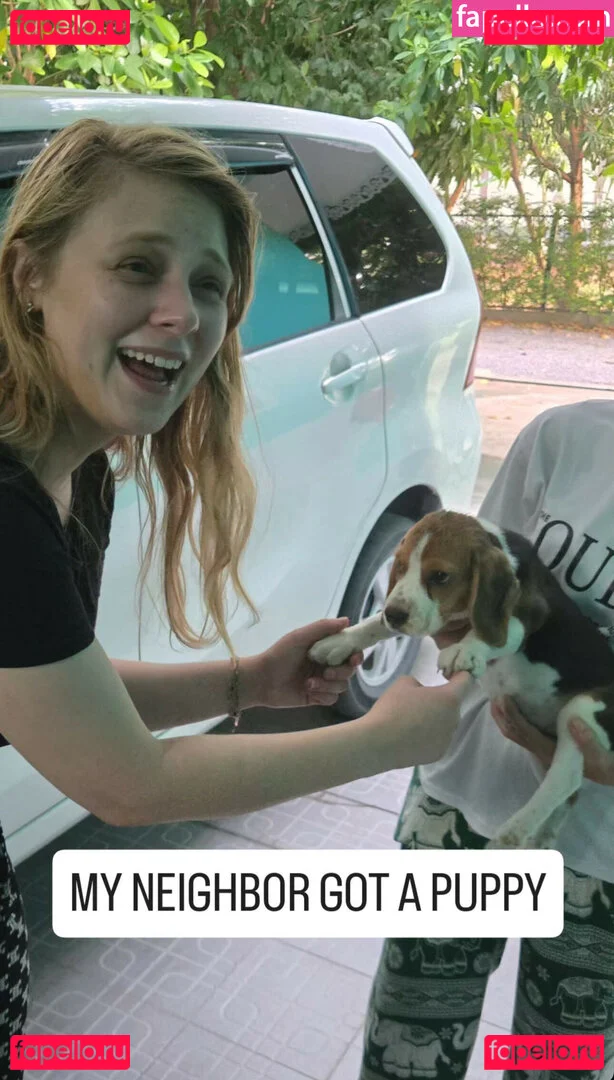 Sydney Poniewaz Onlyfans Photo Gallery 