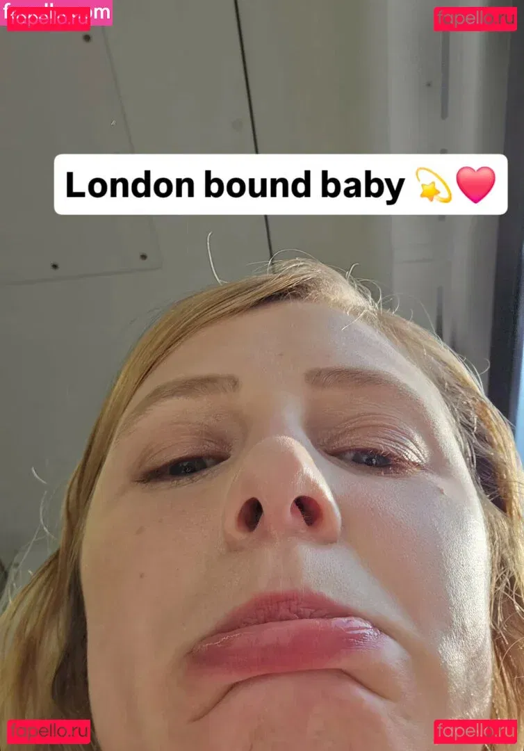 Sydney Poniewaz Onlyfans Photo Gallery 