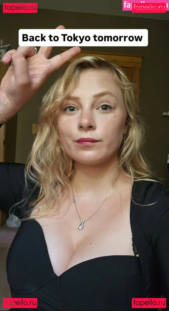 Sydney Poniewaz Onlyfans Photo Gallery 