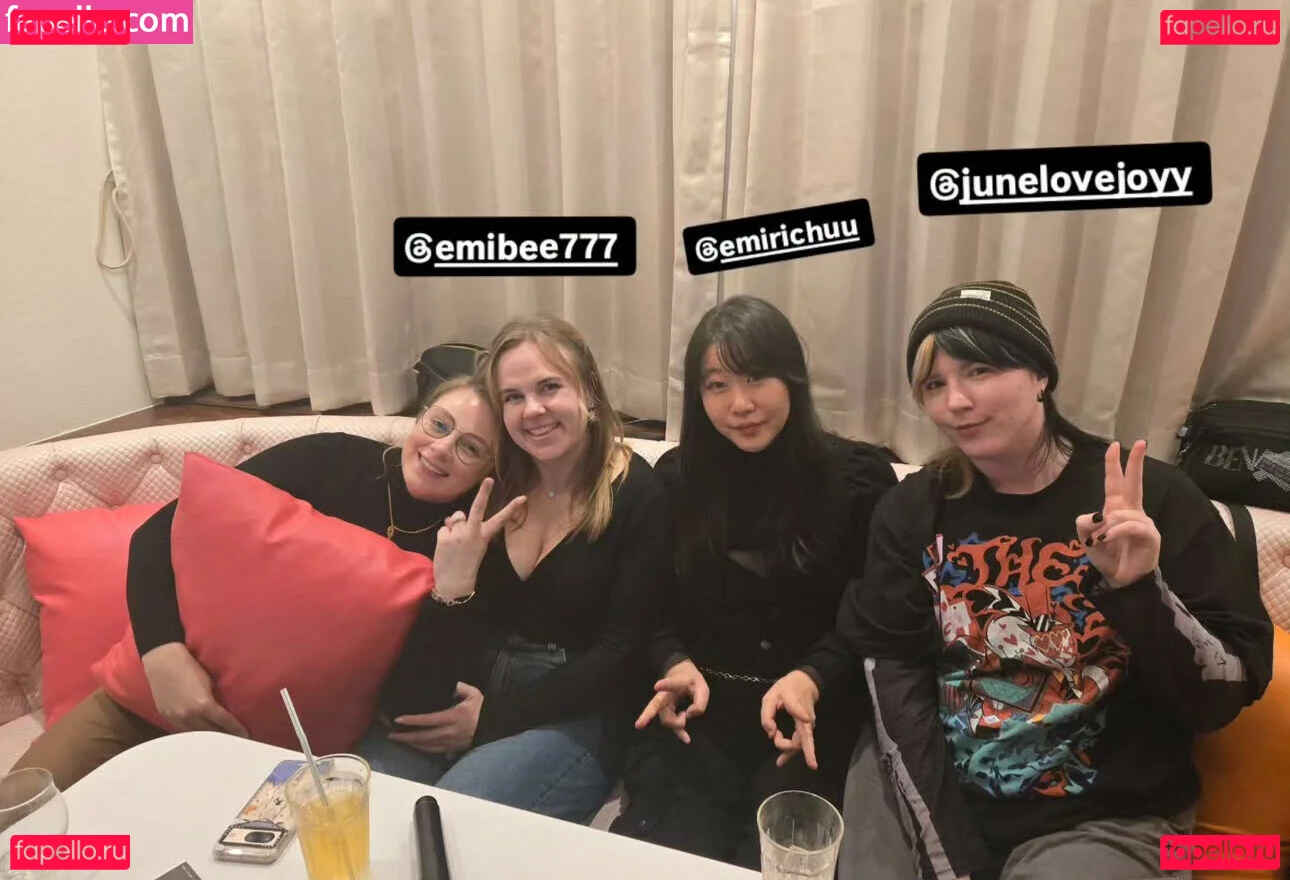 Sydney Poniewaz Onlyfans Photo Gallery 