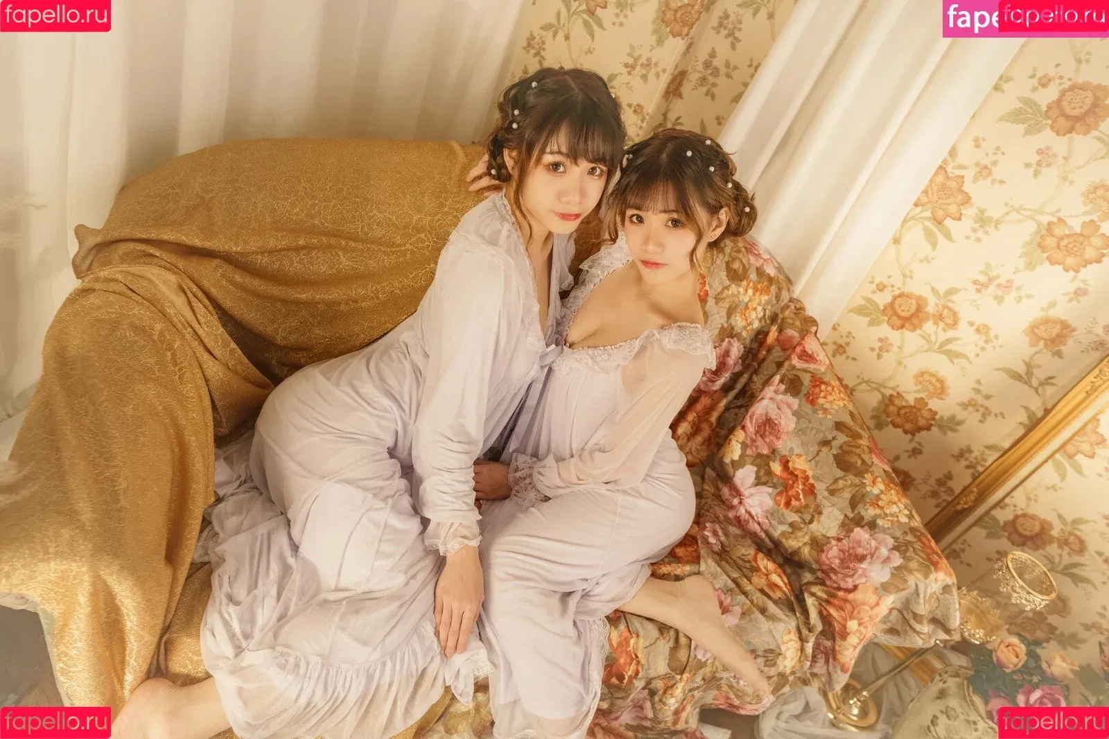 Carol X Iris Onlyfans Photo Gallery 