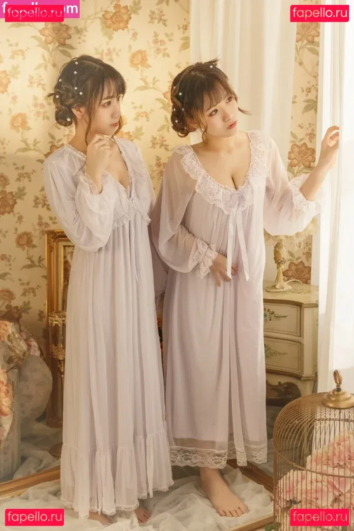 Carol X Iris Onlyfans Photo Gallery 