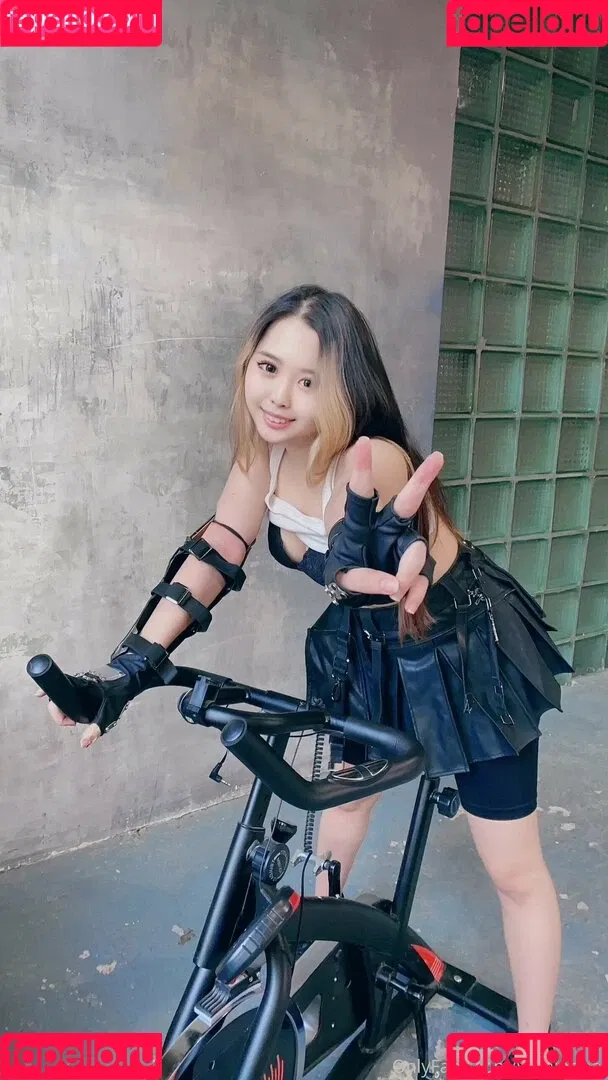 Yumi Waifu Onlyfans Photo Gallery 