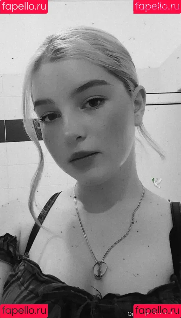 valya_ Onlyfans Photo Gallery 