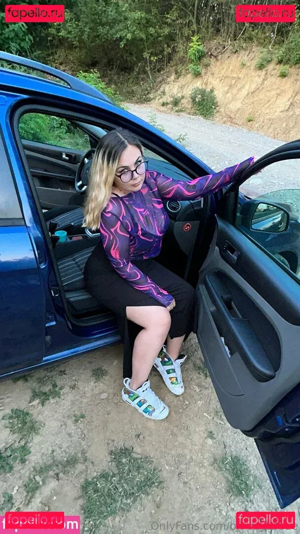 blueeyesbae Onlyfans Photo Gallery 