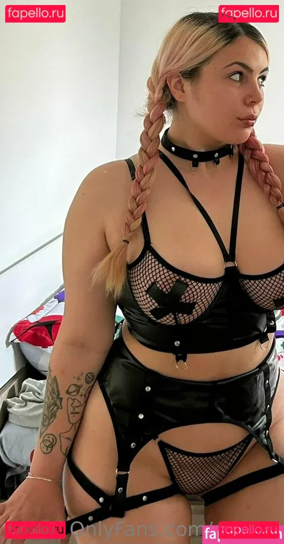 blueeyesbae Onlyfans Photo Gallery 