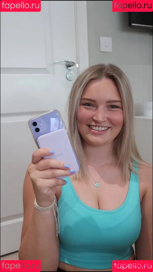 Robyn Emily Onlyfans Photo Gallery 