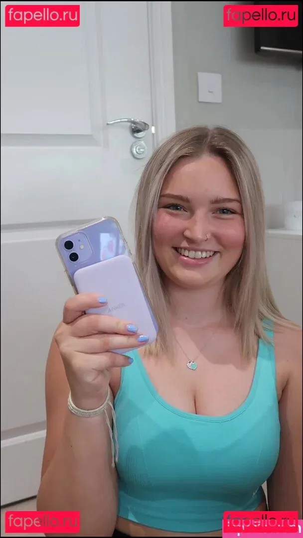 Robyn Emily Onlyfans Photo Gallery 