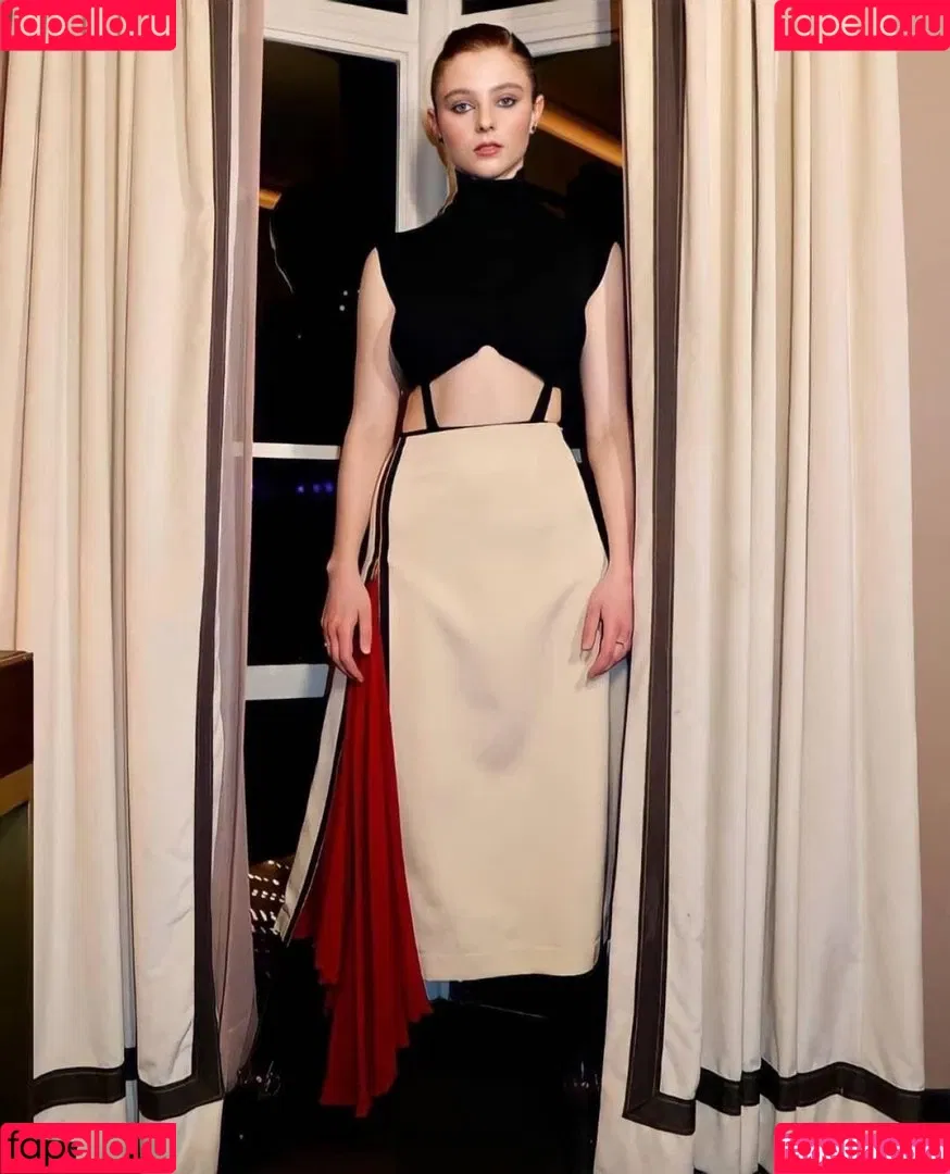 Thomasin Mckenzie Onlyfans Photo Gallery 