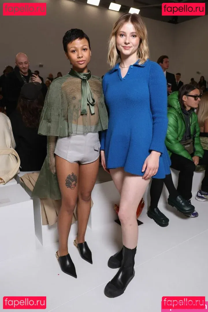 Thomasin Mckenzie Onlyfans Photo Gallery 