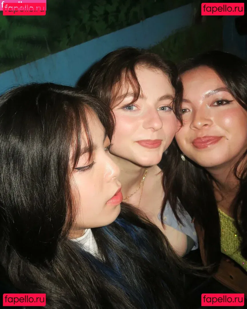 Thomasin Mckenzie Onlyfans Photo Gallery 