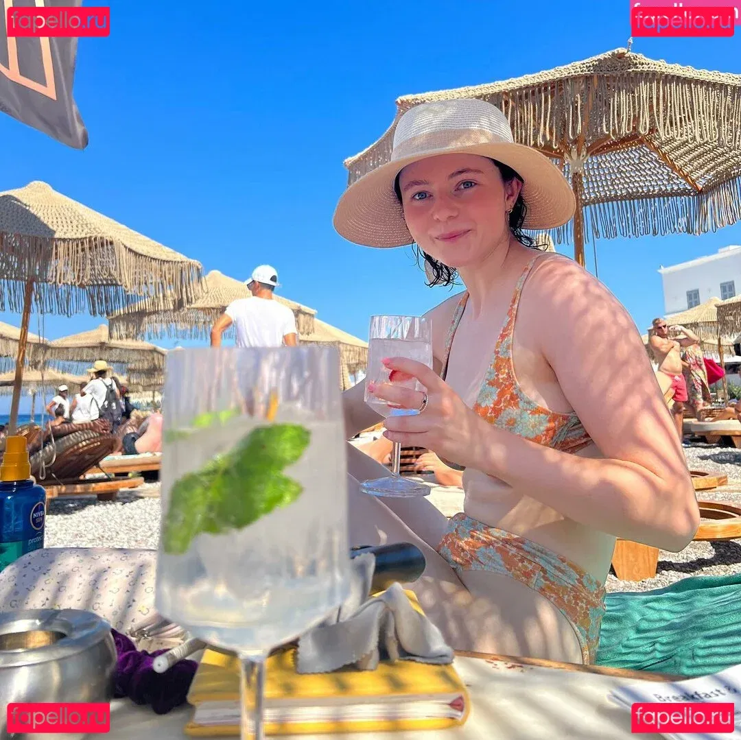 Thomasin Mckenzie Onlyfans Photo Gallery 