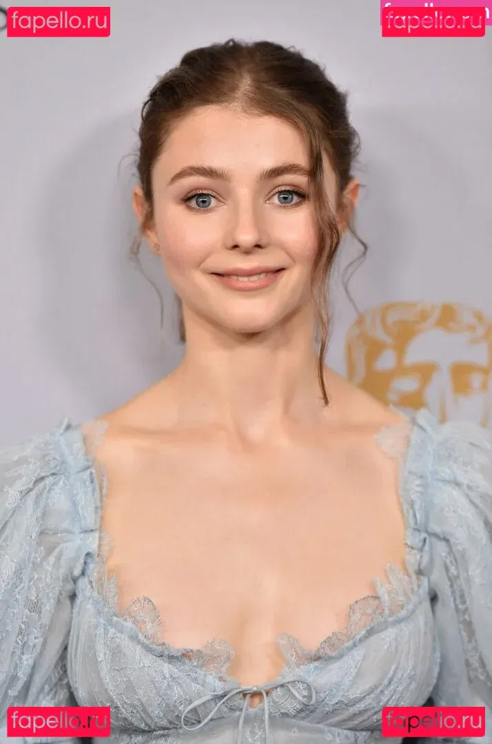 Thomasin Mckenzie Onlyfans Photo Gallery 