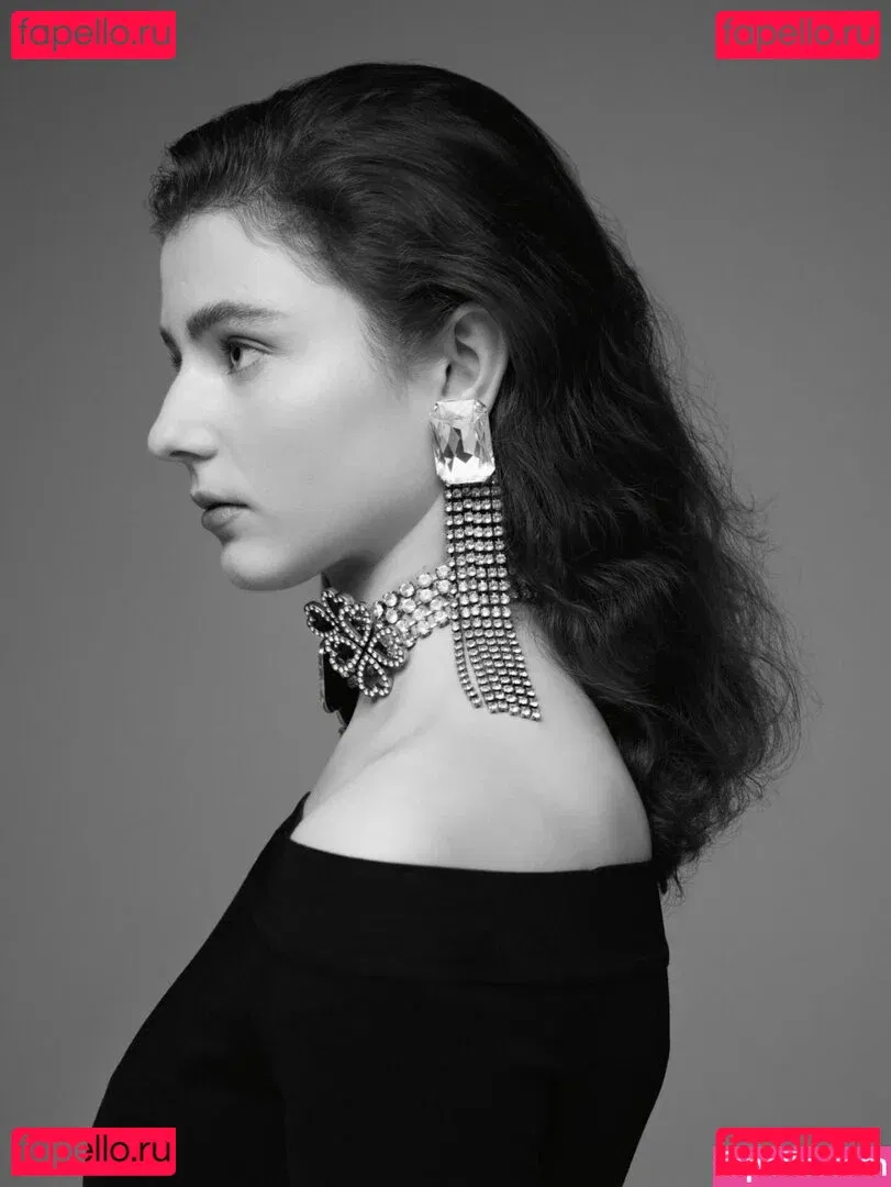 Thomasin Mckenzie Onlyfans Photo Gallery 