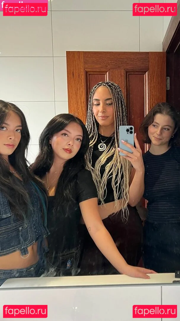 Thomasin Mckenzie Onlyfans Photo Gallery 