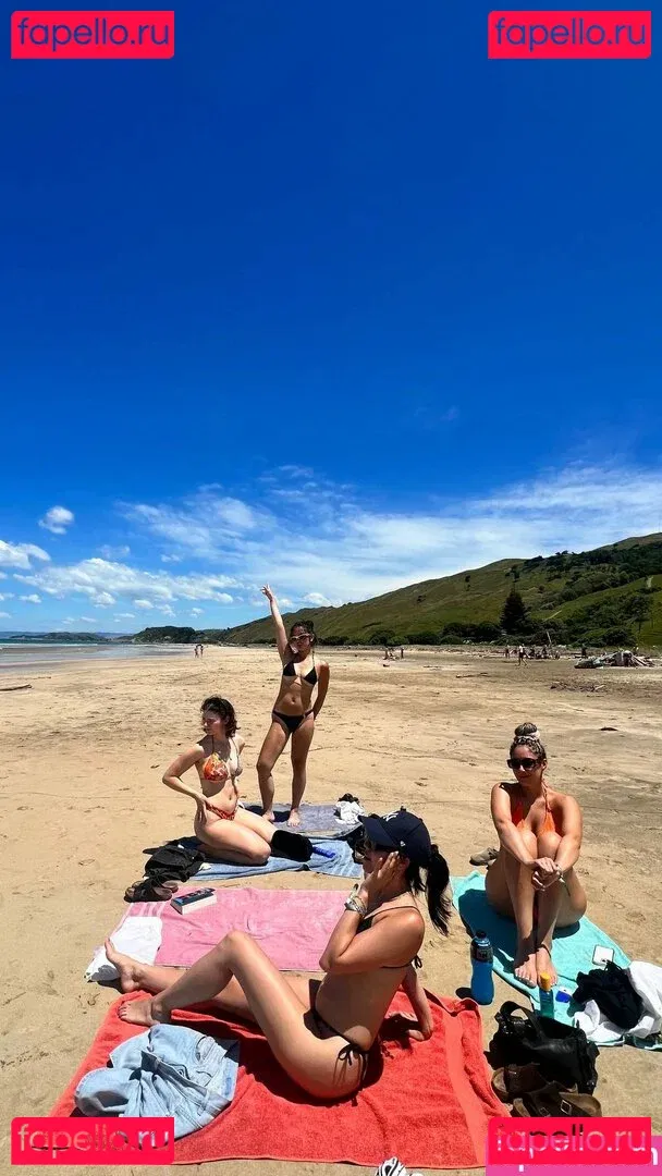 Thomasin Mckenzie Onlyfans Photo Gallery 