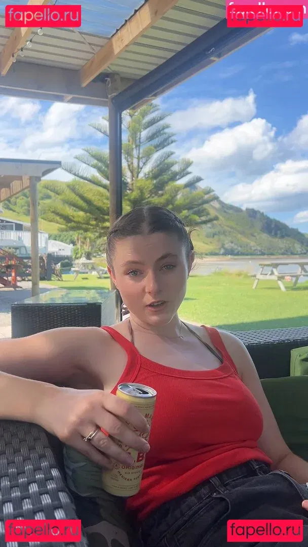 Thomasin Mckenzie Onlyfans Photo Gallery 