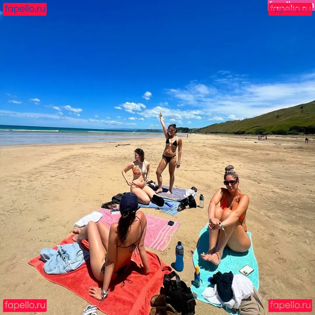 Thomasin Mckenzie Onlyfans Photo Gallery 