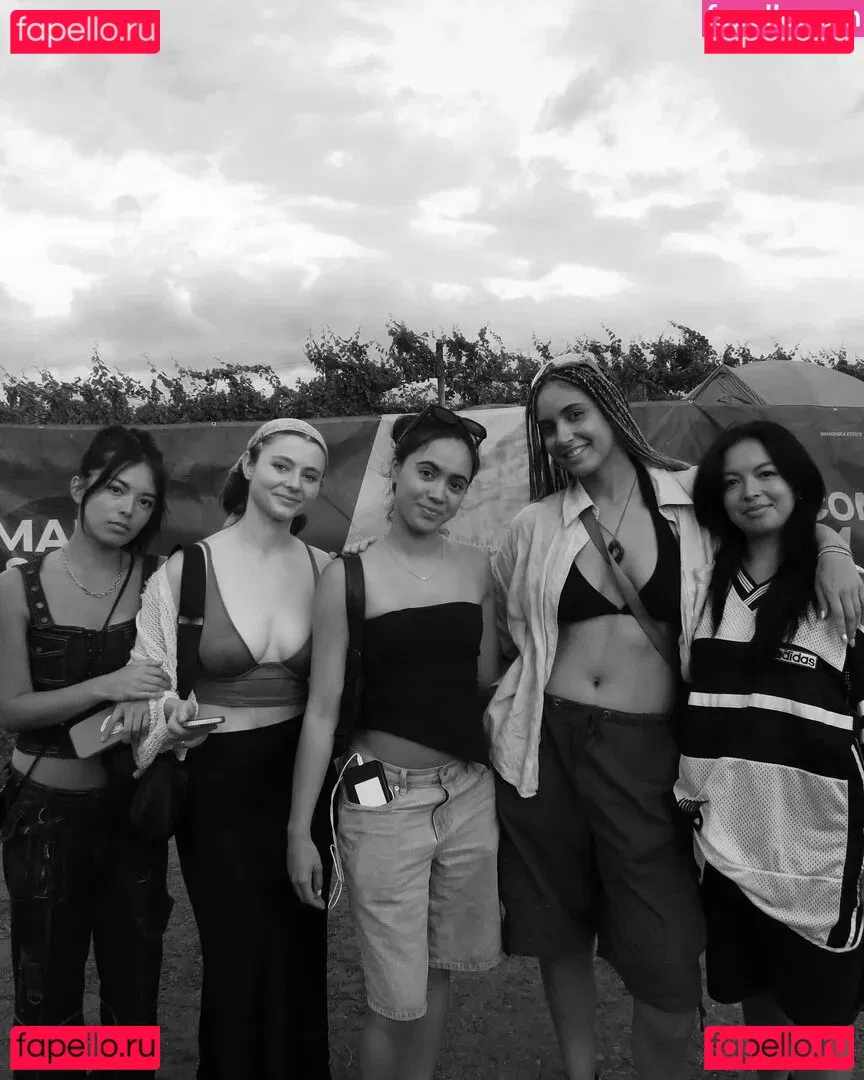 Thomasin Mckenzie Onlyfans Photo Gallery 