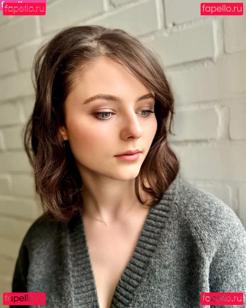 Thomasin Mckenzie Onlyfans Photo Gallery 