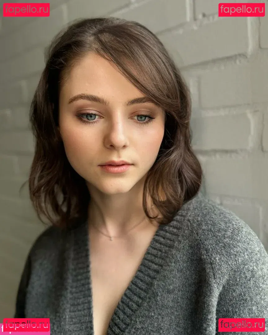 Thomasin Mckenzie Onlyfans Photo Gallery 