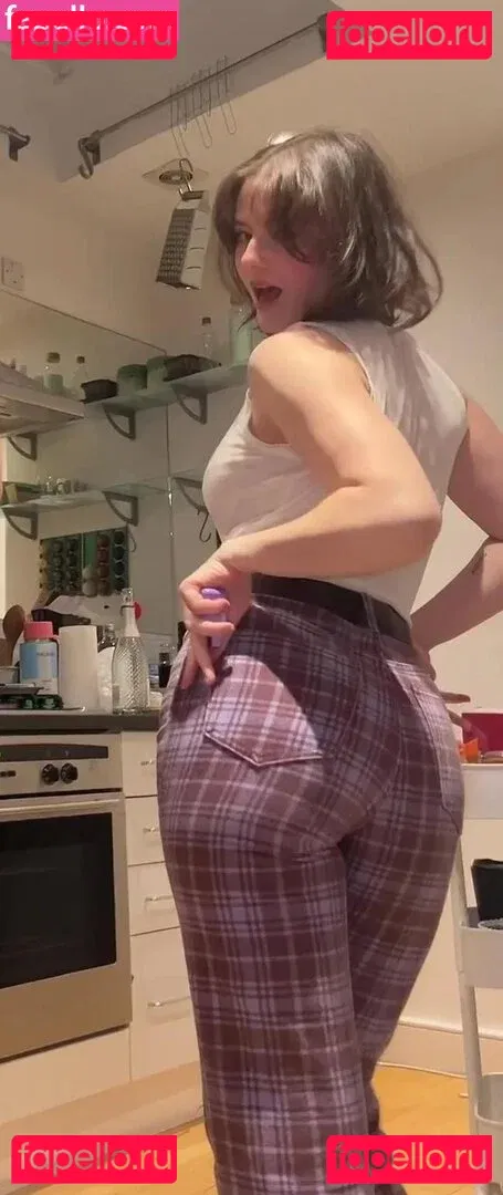 Thomasin Mckenzie Onlyfans Photo Gallery 