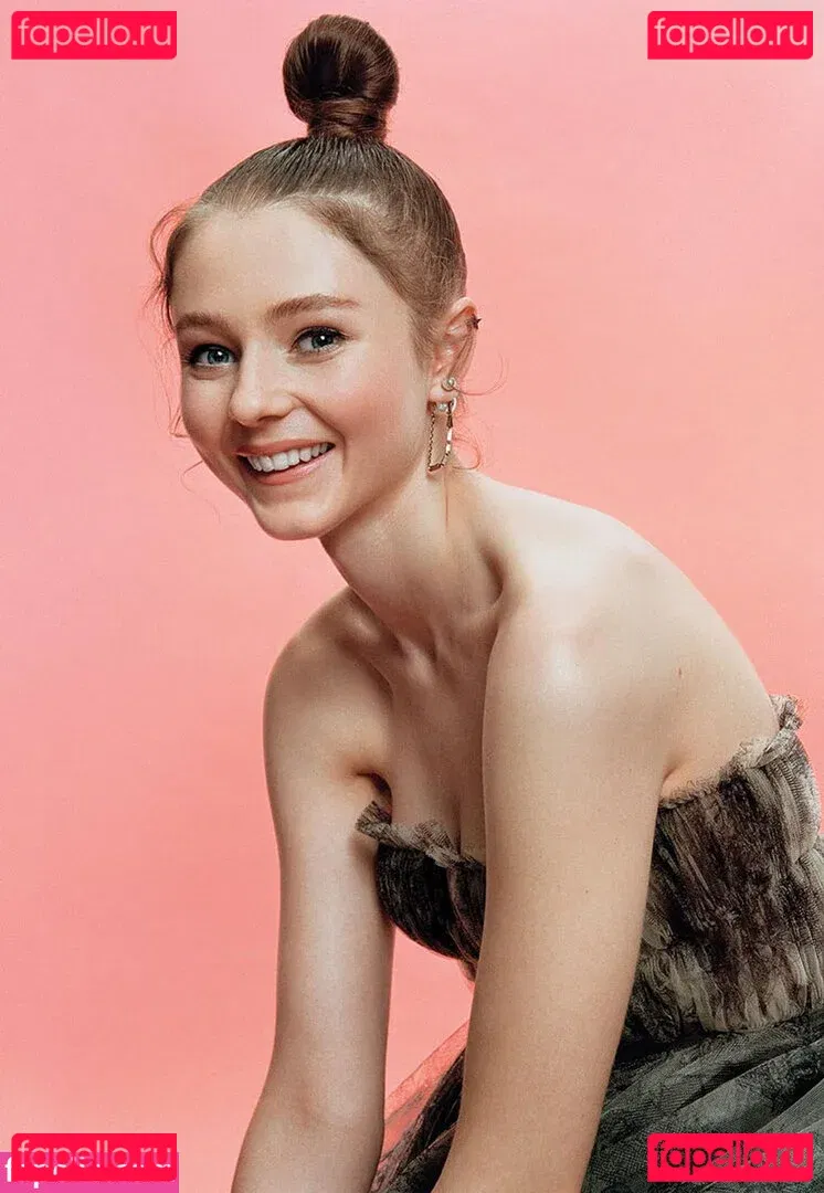 Thomasin Mckenzie Onlyfans Photo Gallery 