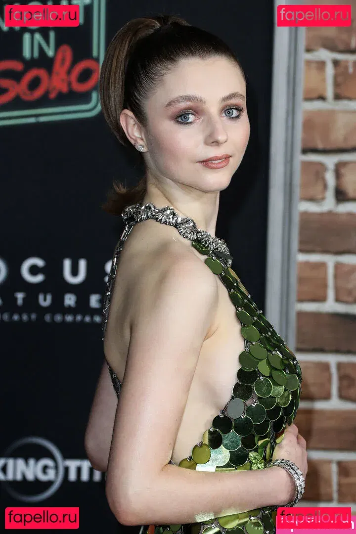Thomasin Mckenzie Onlyfans Photo Gallery 