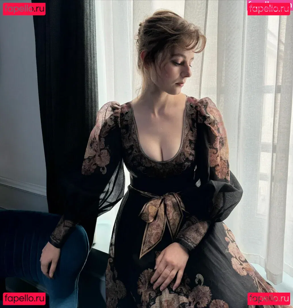 Thomasin Mckenzie Onlyfans Photo Gallery 