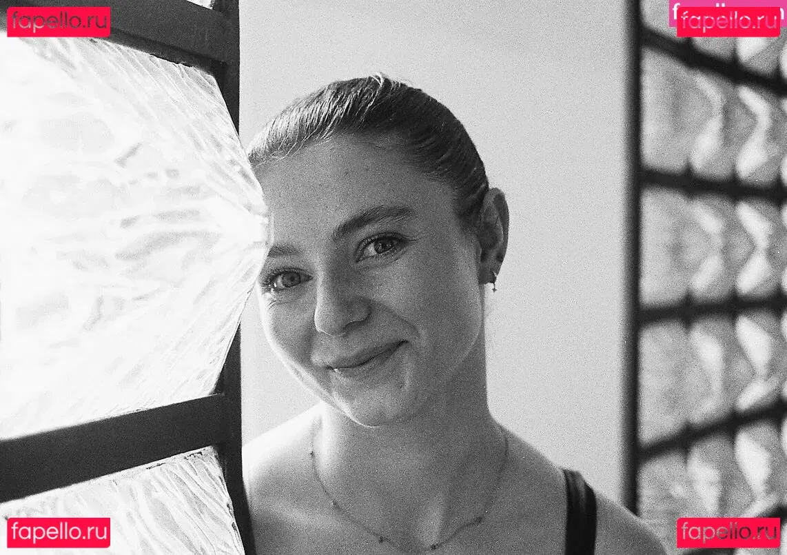 Thomasin Mckenzie Onlyfans Photo Gallery 