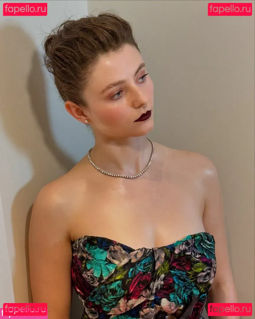 Thomasin Mckenzie Onlyfans Photo Gallery 