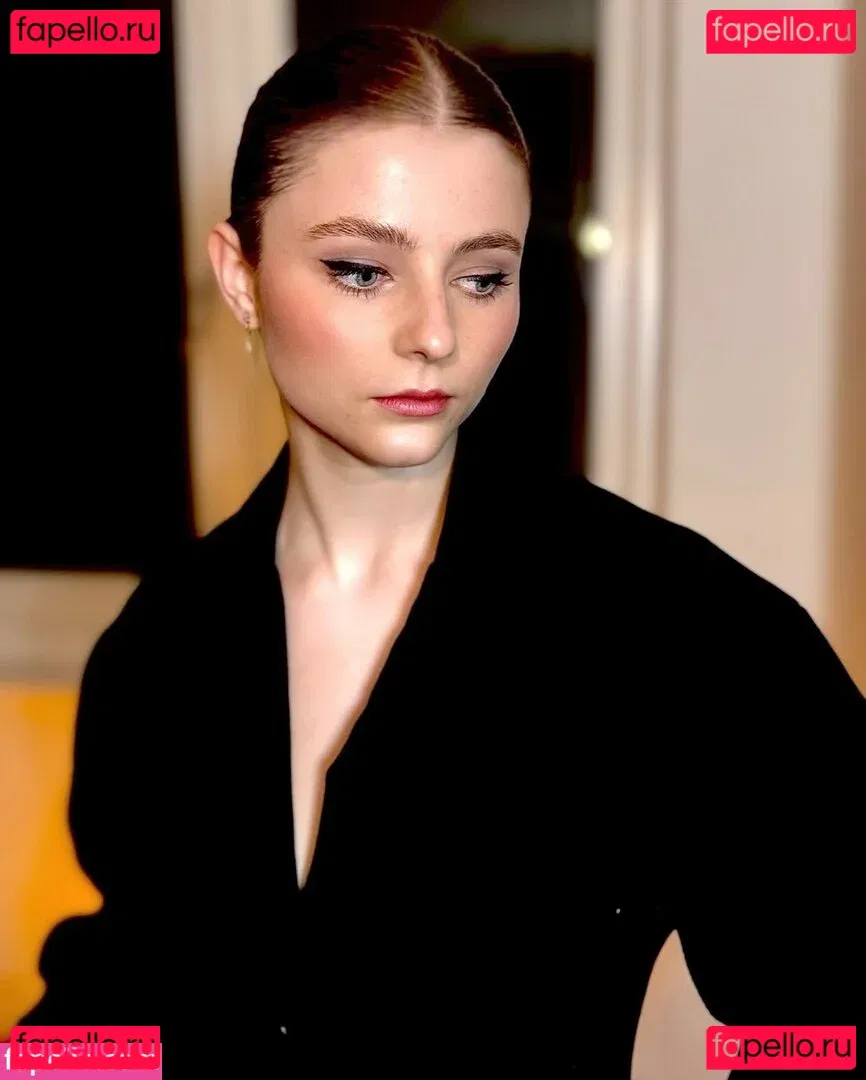 Thomasin Mckenzie Onlyfans Photo Gallery 
