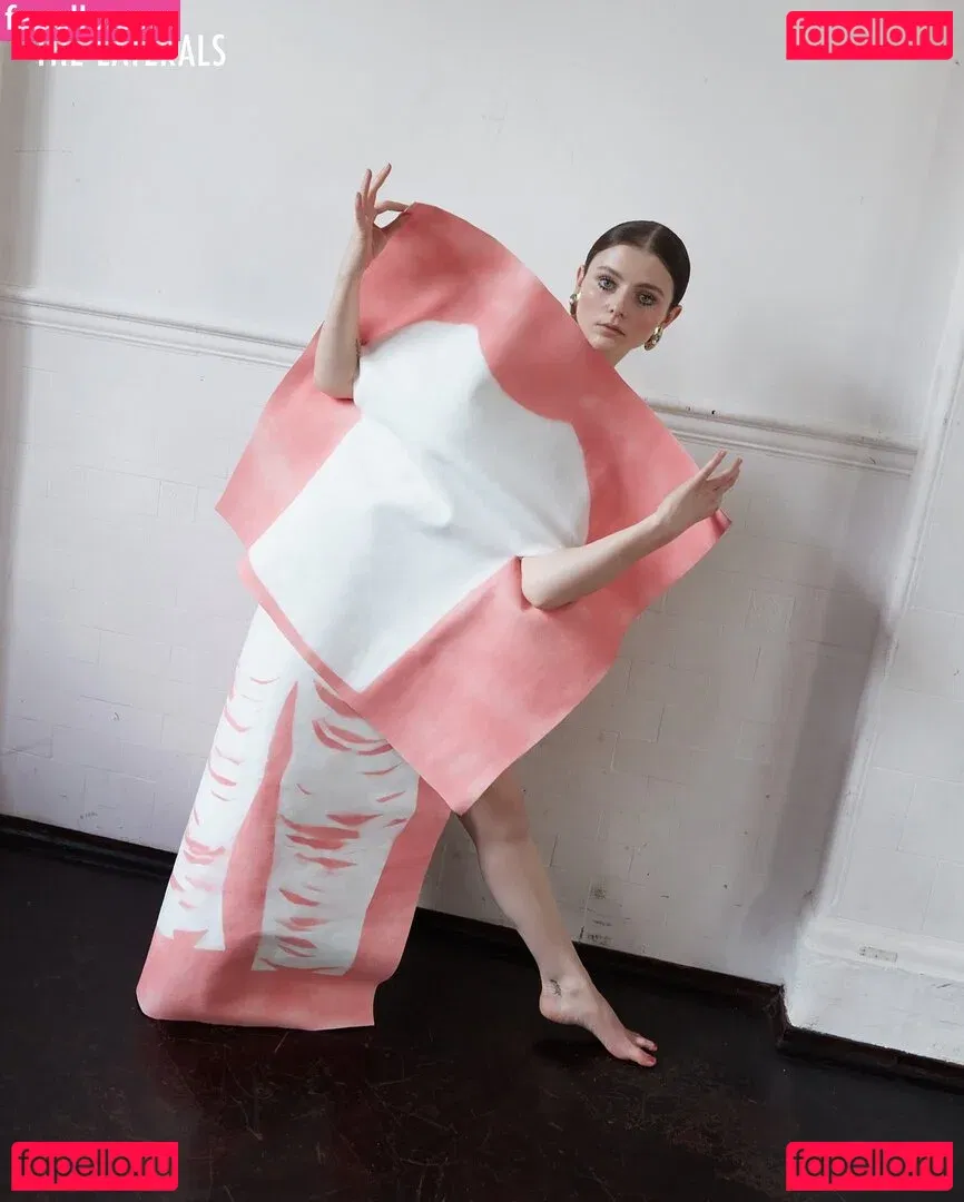 Thomasin Mckenzie Onlyfans Photo Gallery 