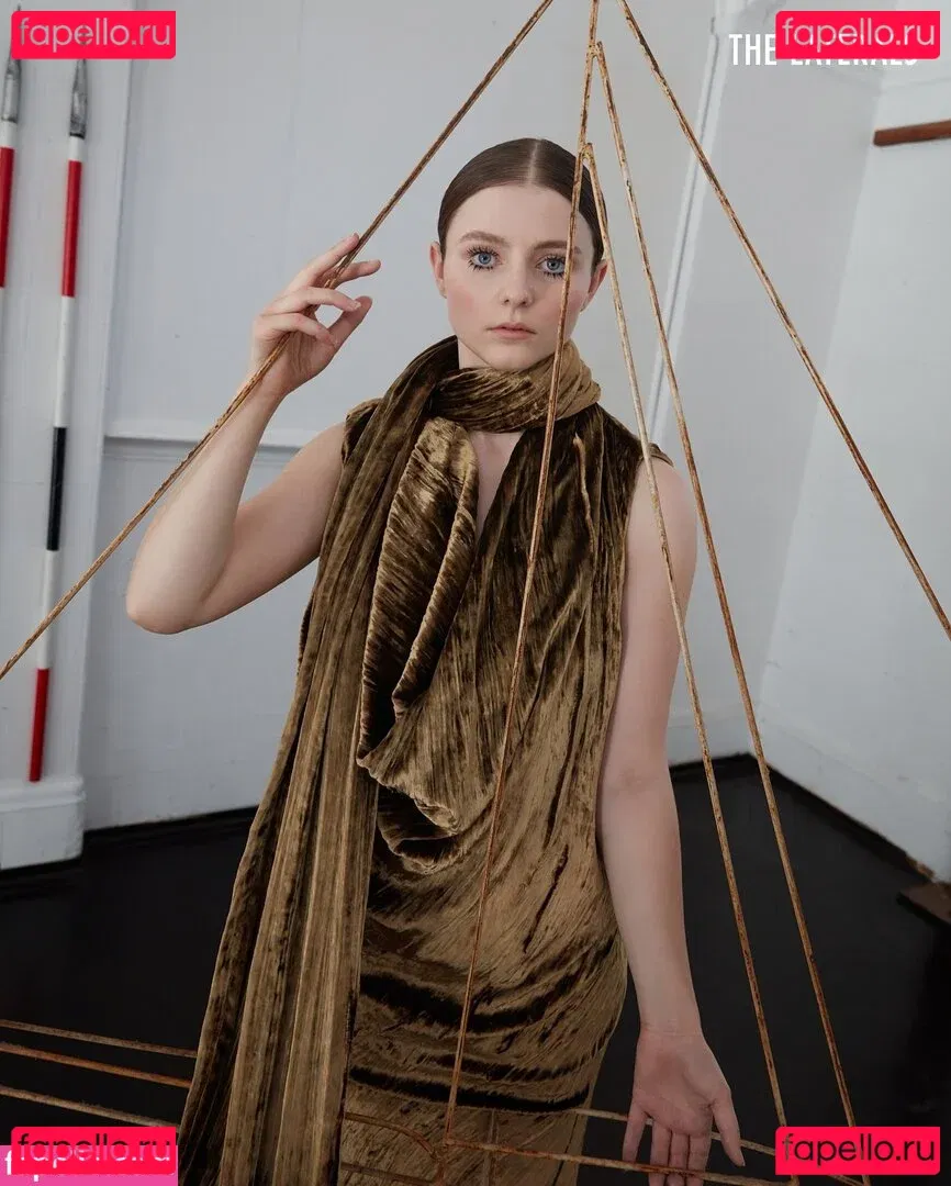 Thomasin Mckenzie Onlyfans Photo Gallery 