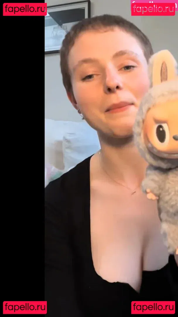 Thomasin Mckenzie Onlyfans Photo Gallery 