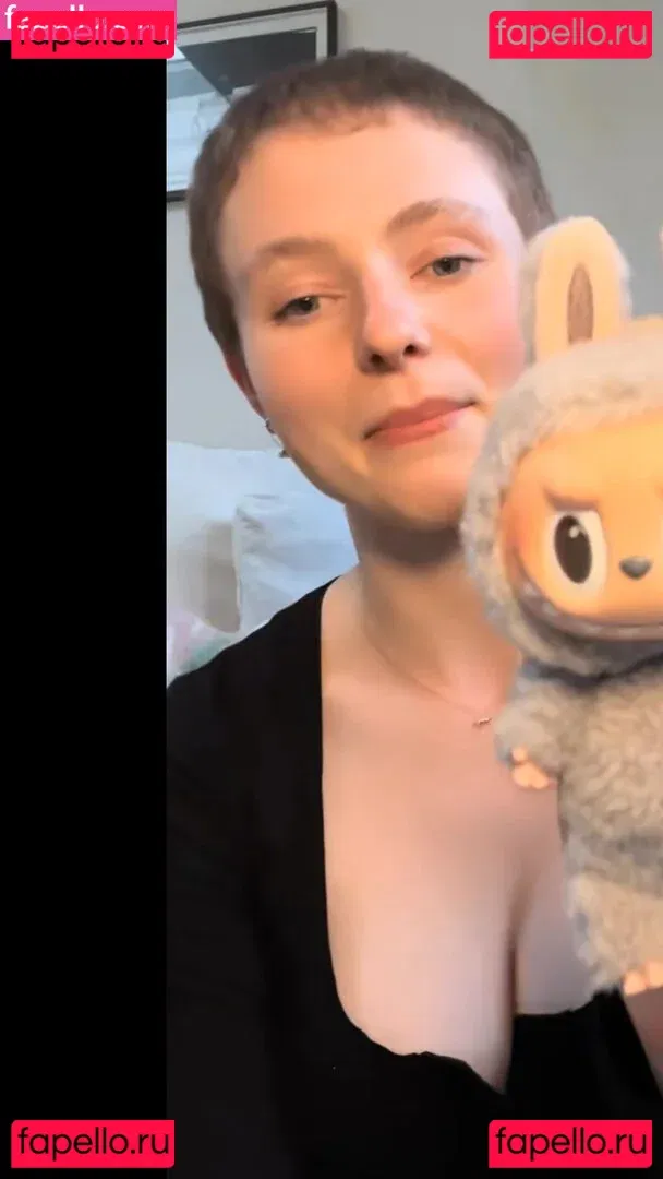 Thomasin Mckenzie Onlyfans Photo Gallery 